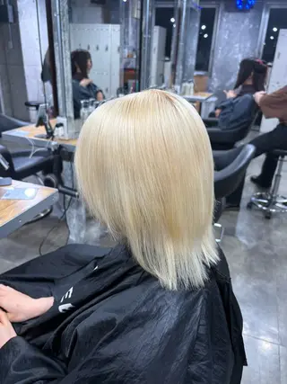 ロング カラー 透明感ベージュ/ レイヤー縮毛矯正のヘアスタイル
