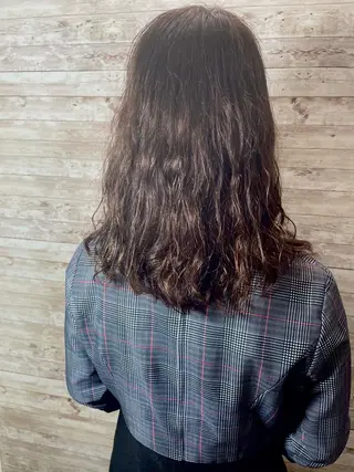 セミロング パーマ 🌻透明感カラー🌻 阿井希良梨のヘアスタイル