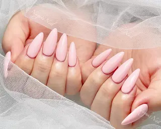 ネイル 🦋 Queenieのネイルデザイン