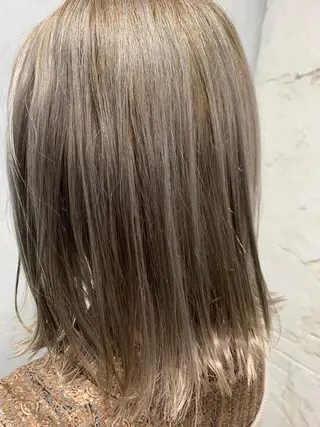 ミディアム カラー LUXBE LUCEのヘアスタイル