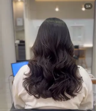 ロング パーマ 関 柚花子のヘアスタイル