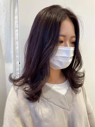 ミディアム カラー 比嘉 千咲のヘアスタイル