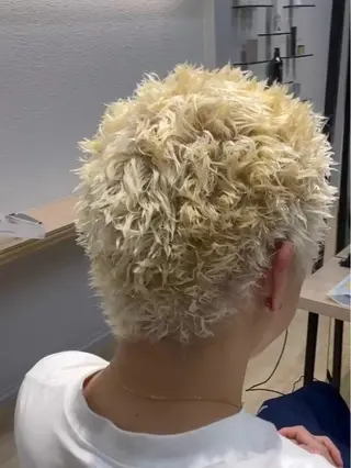 カラー パーマ メンズ メンズハイトーン メンズバレイヤージュのヘアスタイル