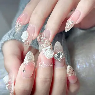 ネイル Queens テイのネイルデザイン