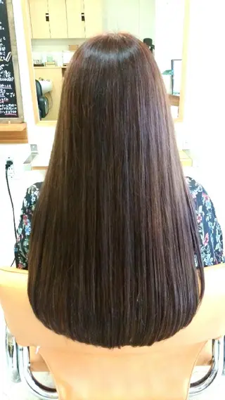 カラー ロング 三ツ井 淳華のヘアスタイル
