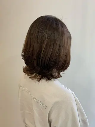 ミディアム カラー 顔まわりカット✄ ベージュカラー🧸のヘアスタイル