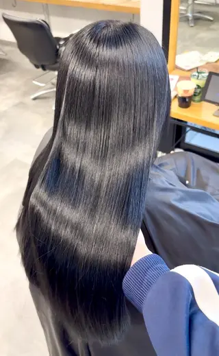 ロング 川井 英郁のヘアスタイル