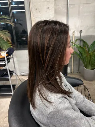 ミディアム 佐久間 萌のヘアスタイル