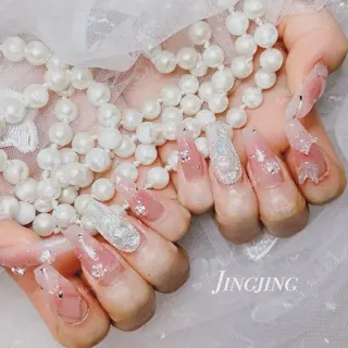 ネイル 🦋 Queenieのネイルデザイン