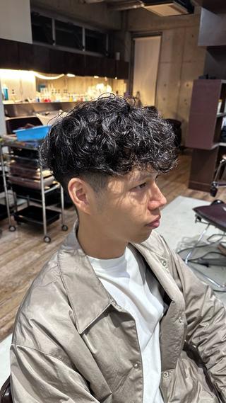 パーマ メンズ fifth原宿 宮部蓮のヘアスタイル