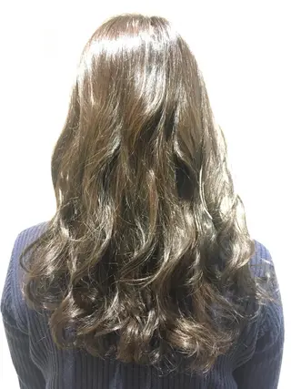 ミディアム カラー yoshimi .のヘアスタイル