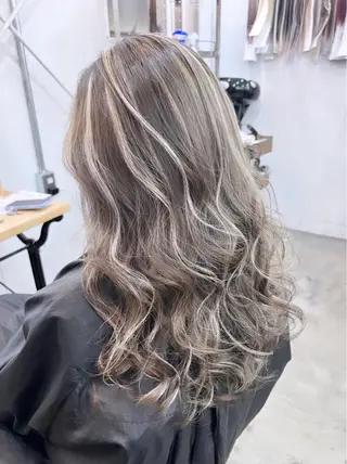 ロング Tsgumi /京都/ハイトーンのヘアスタイル