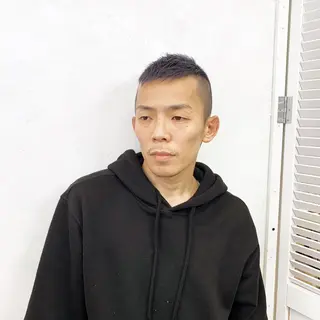 カラー メンズ TATSUYA アートディレクターのヘアスタイル
