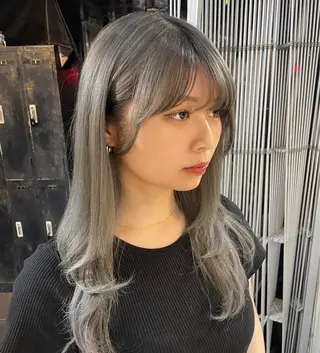 セミロング カラー モデル募集中 涼梨紗のヘアスタイル