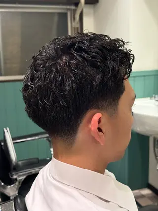 ショート 足立 享祐のヘアスタイル
