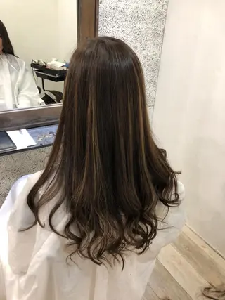 ロング カラー ヘアアレンジ 八巻 晴香のヘアスタイル
