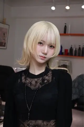 ミディアム カラー レイヤー/ブリーチ iwamiya岩見谷のヘアスタイル