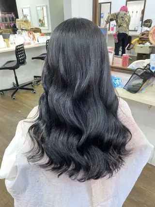 ロング カラー ブリーチカラー特化 U-topia小島のヘアスタイル
