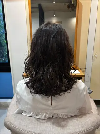 ミディアム YURI🐏脱縮毛× くせ毛活かすスタイルのヘアスタイル