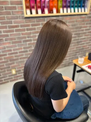 ロング カラー 山路 結花のヘアスタイル