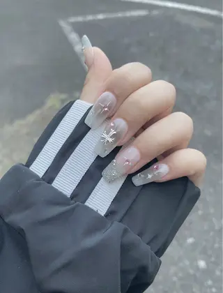 ネイル Shis_🦄shi 韓国風キラキラネイルのネイルデザイン