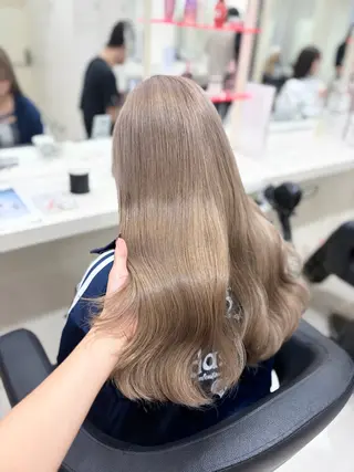 カラー レイヤー×大人可愛い ベージュHARUNAのヘアスタイル