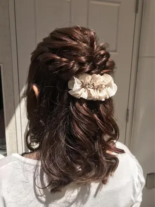 ミディアム ヘアアレンジ Blanco Color&Careのヘアスタイル