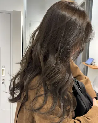 セミロング カラー 透明感color🍃 Kurumiのヘアスタイル