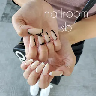 ネイル nailroom sb𓈒𓂂𓏸のネイルデザイン