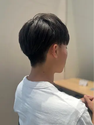 カラー メンズ ミオ💎ショート 透ける暗髪のヘアスタイル