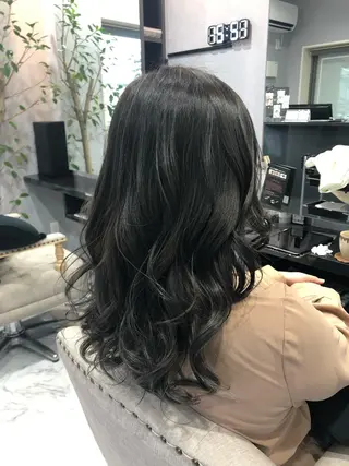 ミディアム カラー FAVORE 【ファヴォーレ】のヘアスタイル