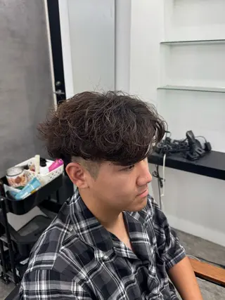 パーマ メンズ メンズヘア カット、パーマ特化のヘアスタイル