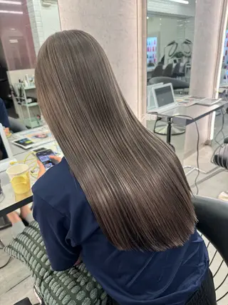 セミロング カラー ブリーチ特化 梅田本多翔のヘアスタイル