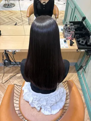 ロング ひかる/透明感カラー /艶カラーのヘアスタイル