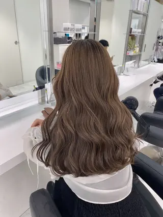 セミロング カラー センターパート特化 井上健太のヘアスタイル