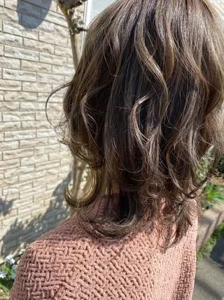 ミディアム 永沼 真依のヘアスタイル