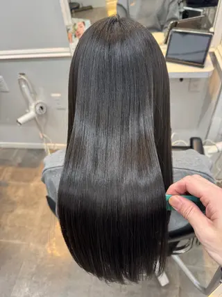 セミロング ウィステリア アネックスのヘアスタイル