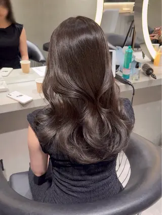 セミロング カラー 💎髪質改善💎 LondMeliaのヘアスタイル