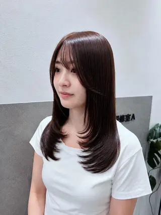 セミロング FOCUSJAPAN 烏丸のヘアスタイル