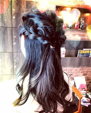 ヘアアレンジ コミヤ チナミのヘアスタイル