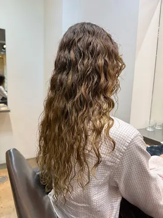 ロング 🇺🇸朝5分で簡単 海外風パーマ🇺🇸のヘアスタイル