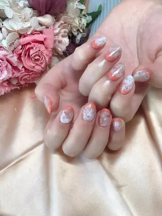 ミディアム ネイル Blowe ニュアンスのネイルデザイン