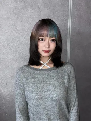 ミディアム カラー 長谷川 愛花のヘアスタイル