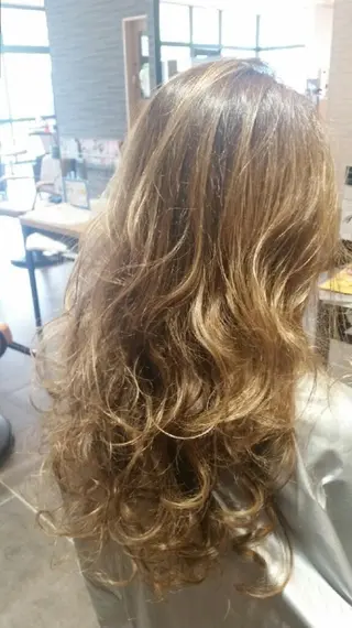 カラー 北野 親善のヘアスタイル