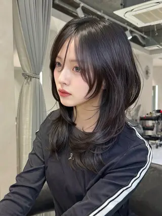 ミディアム カラー 髪質改善ストレート 韓国風レイヤー池袋のヘアスタイル