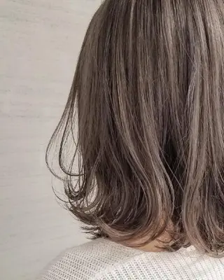 ミディアム カラー 石井 静のヘアスタイル