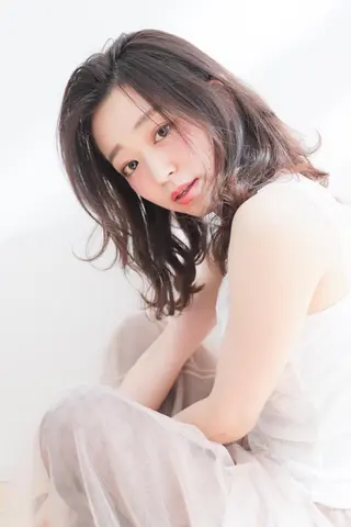 ミディアム カラー 隠れ家美容室 RAW TOKYO 【公式】のヘアスタイル
