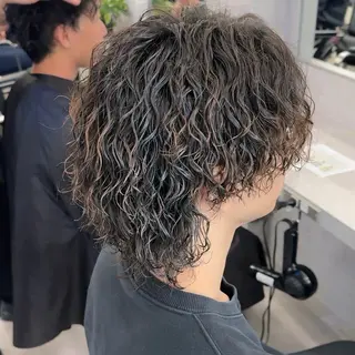 セミロング パーマ メンズ ✅シャドウ/フェザー パーマメンズりつきのヘアスタイル