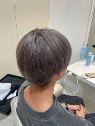 カラー YuA 透明感カラーのヘアスタイル