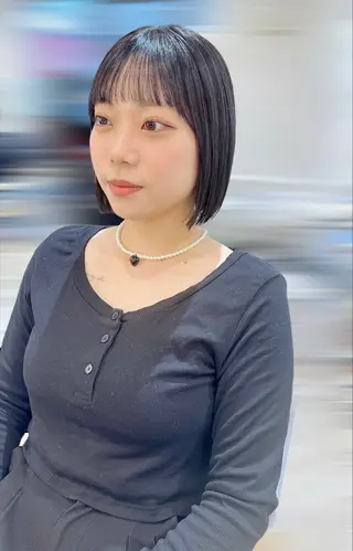ショート カラー 小顔レイヤー/ ベージュ🤍Rieのヘアスタイル